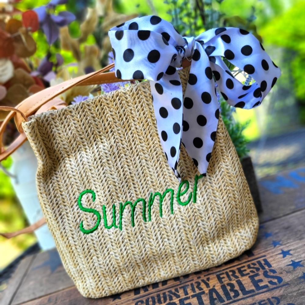 Cute woven summer handbag with removable polka dot bow. NEW!